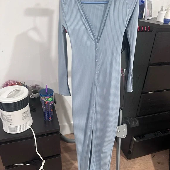 Elegant Blue Long Sleeve Dress - Picture 4 of 5